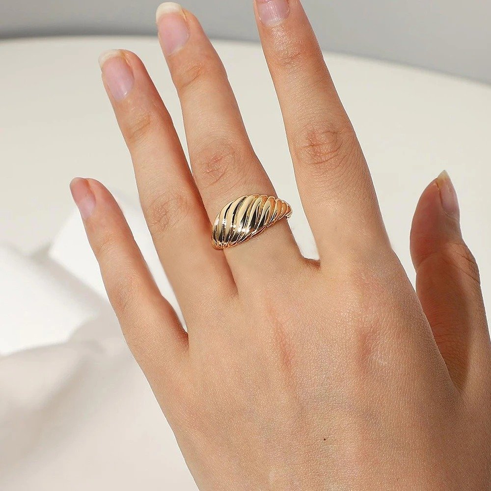 Twist Elegance Ring - Image 2